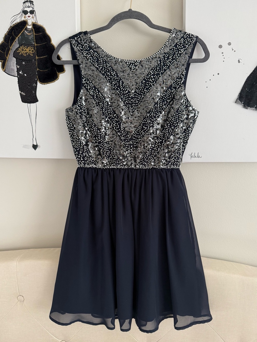 Elegant Black Sleeveless Sequin Bodice Formal Dress